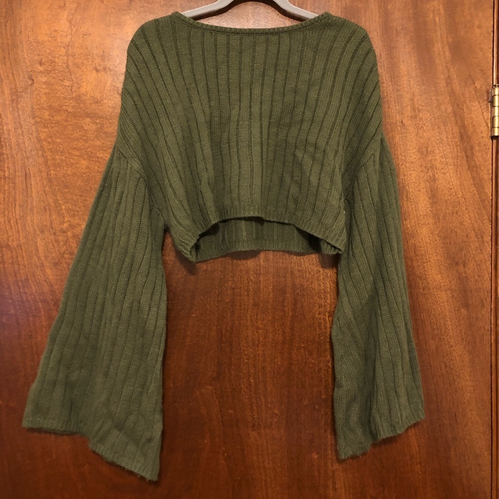 no comment cropped sweater